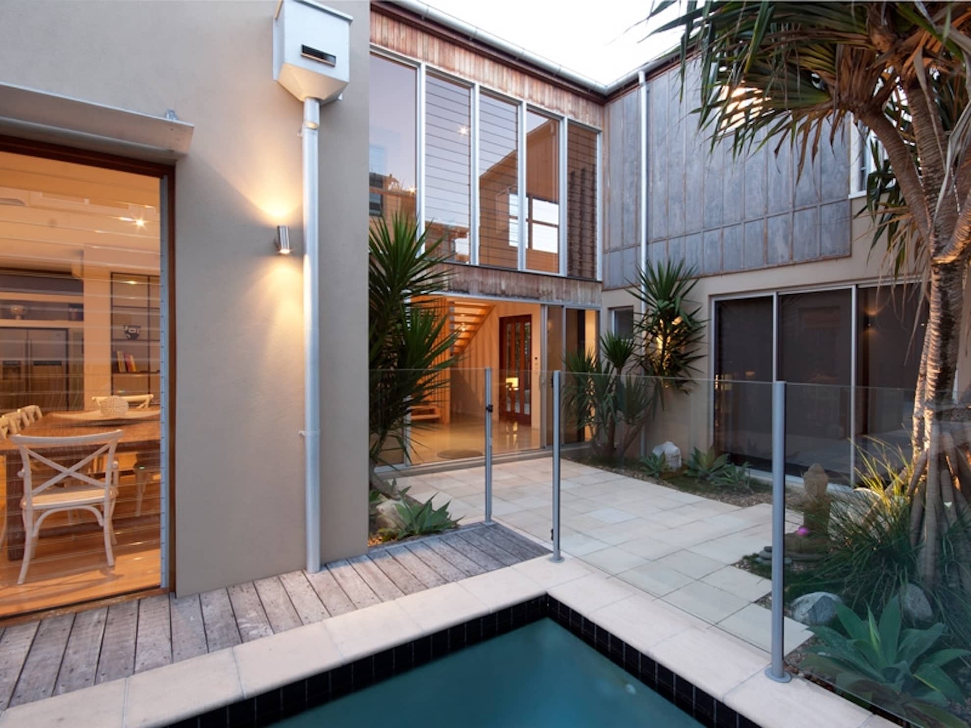 Boardrider Crescent project by mdesign, a building design practice that operates on the Sunshine Coast.